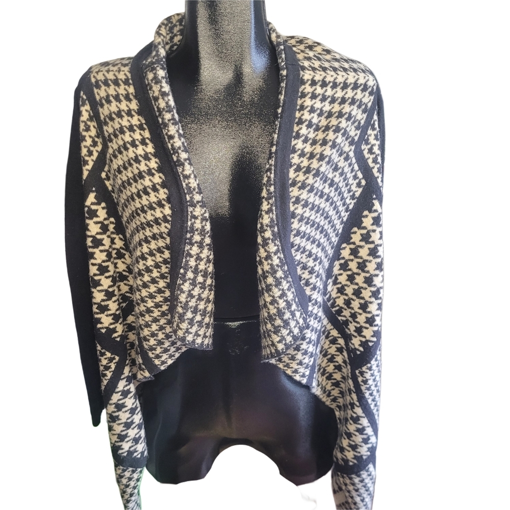 Zaria Black and Tan Houndstooth Open Front Cardigan Sweater M